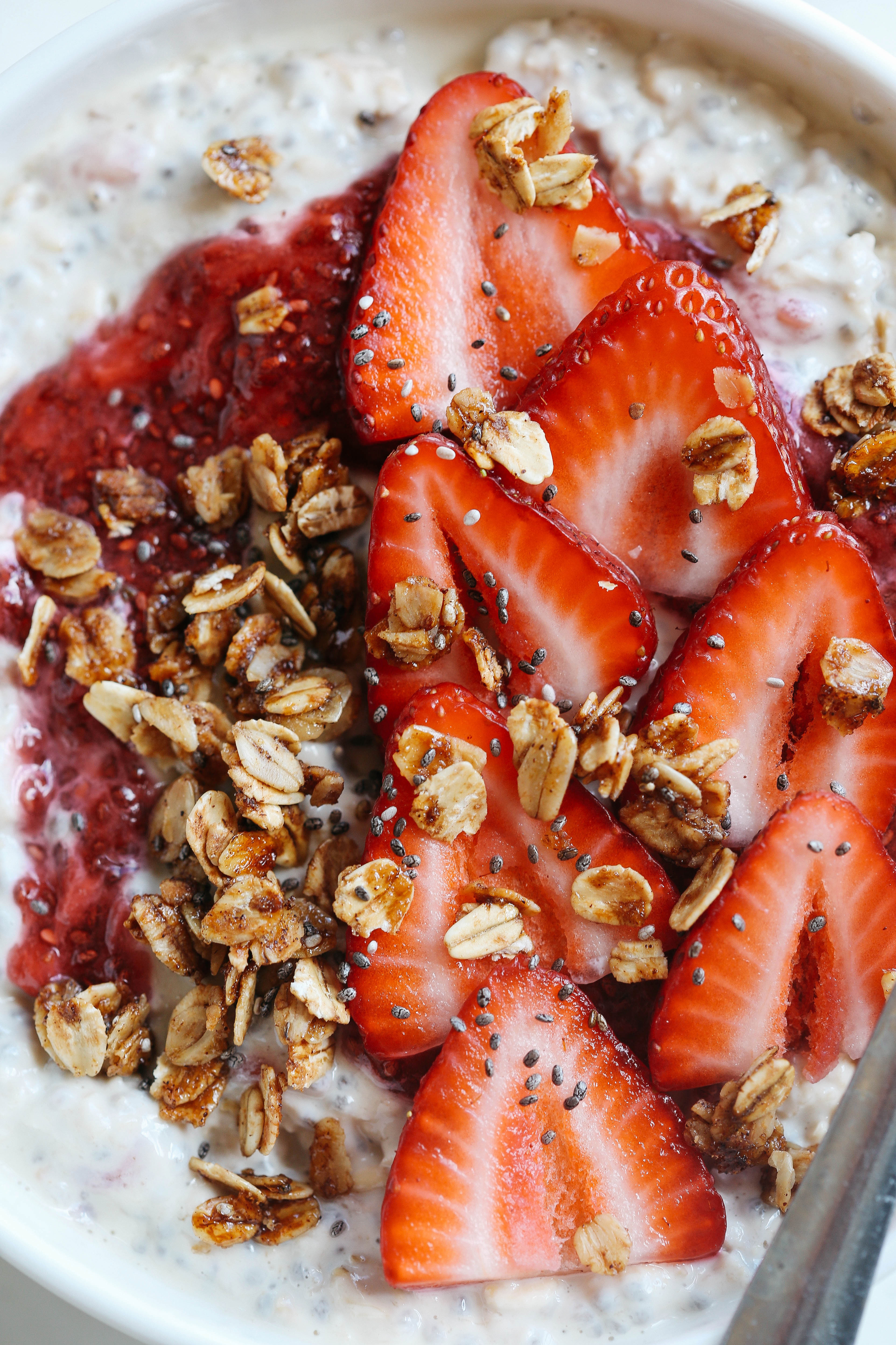 These Strawberry Chia Overnight Oats with homemade chia seed jam are easily made in just minutes the night before giving you a delicious healthy breakfast to enjoy as soon as you wake up! 