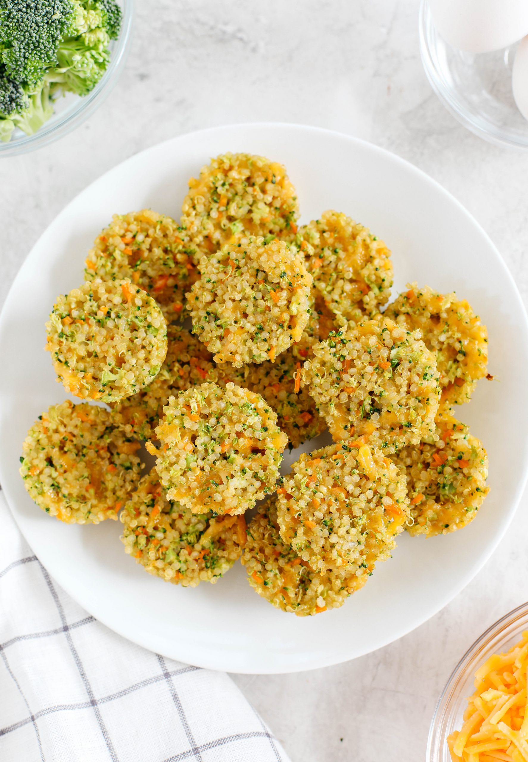 Bite-sized Cheesy Broccoli Quinoa Bites perfect for babies, toddlers and kids that are healthy, packed with protein and easily made with only 5 simple ingredients!
