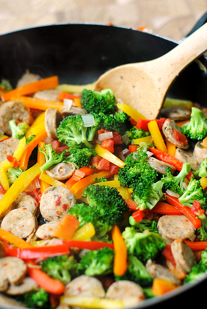 {Healthy} Spicy Sausage and Veggie Stir Fry | Eat Yourself Skinny