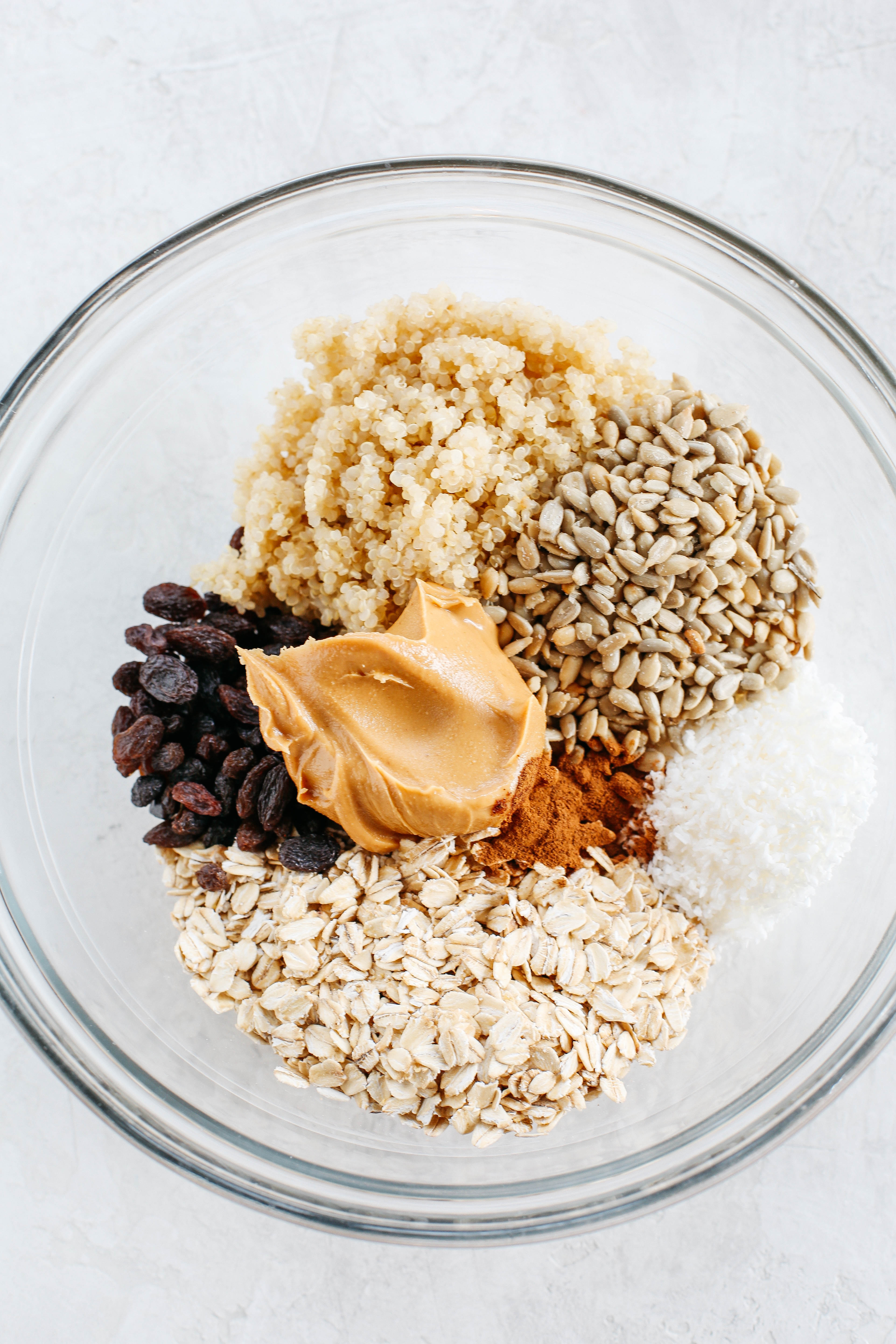 No Bake Peanut Butter Quinoa Energy Balls #vegan #glutenfree #dairyfree