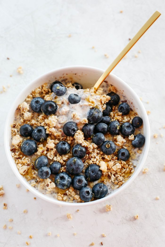 Blueberry and Granola Overnight Oats - Eat Yourself Skinny
