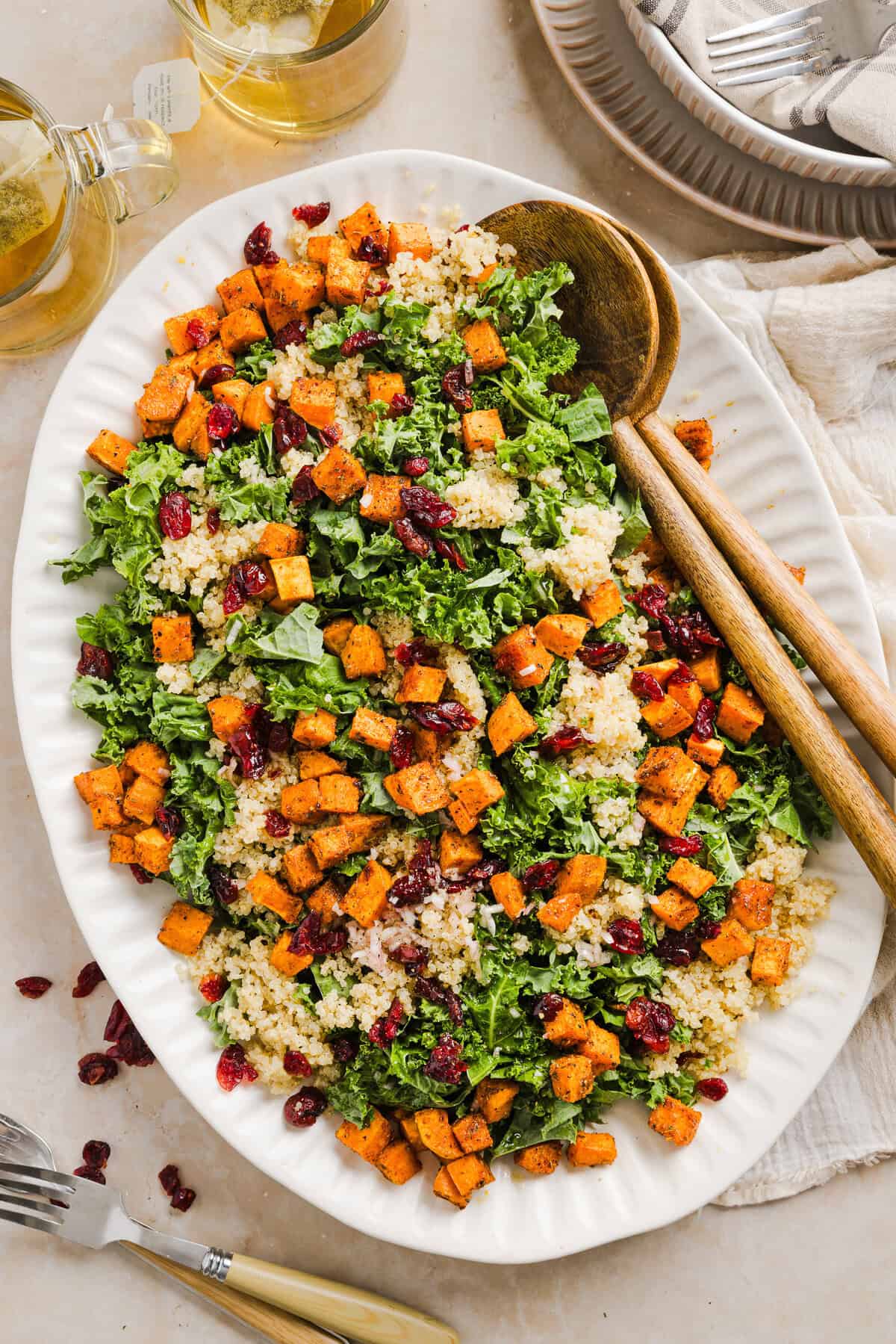 Salade de patate douce rôtie, quinoa et kale