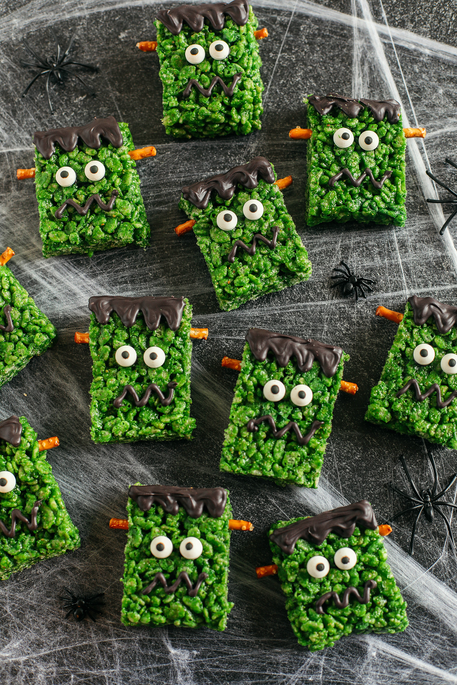 Delicious, melt-in-your-mouth spooky Frankenstein Rice Krispie Treats made healthier with creamy peanut butter, honey and vanilla easily made in just 15 minutes!  The perfect treat for Halloween that your kids will love!