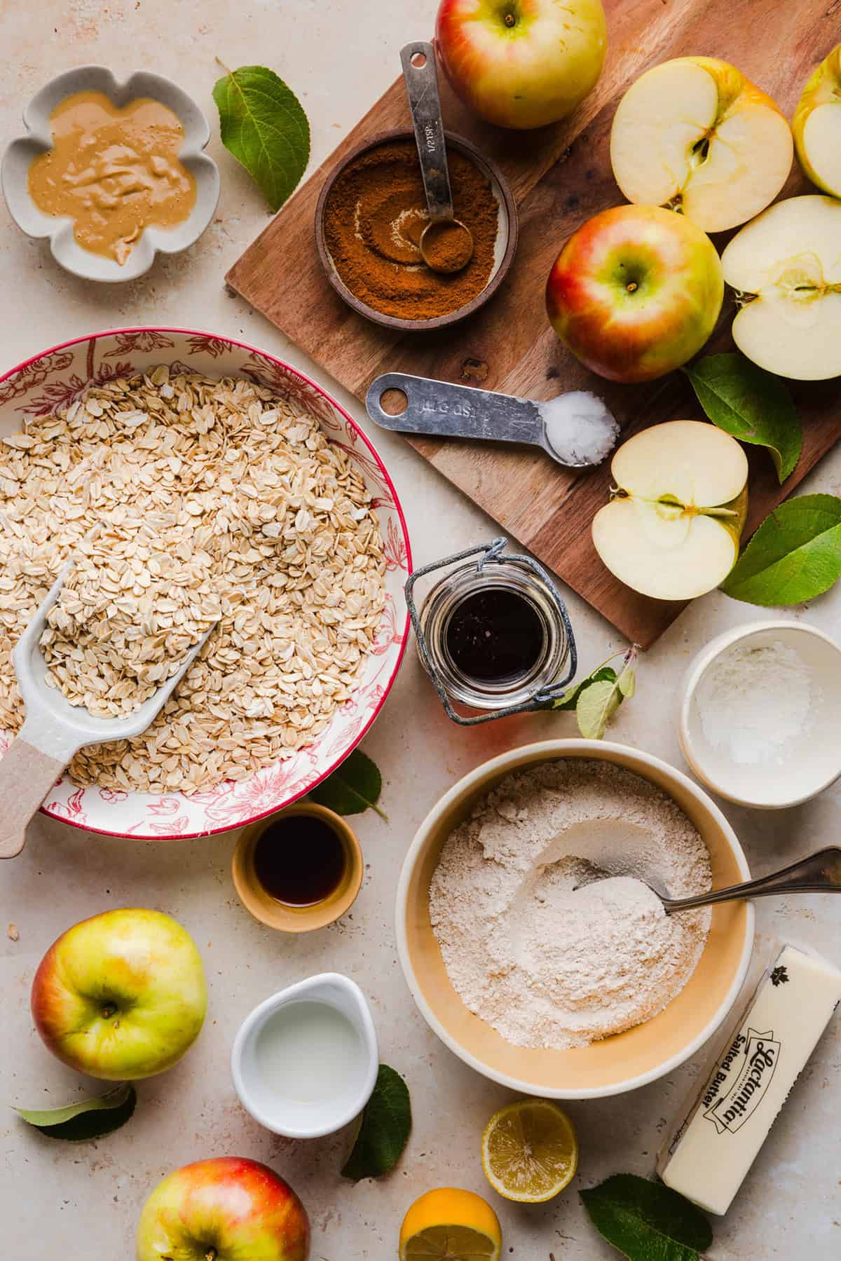 Ingredients for healthy apple pie crumble bars.